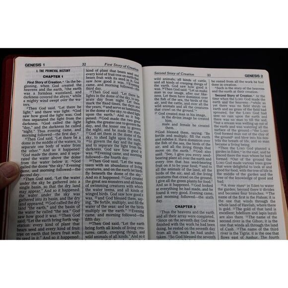 New American Bible- Red- Giant Print- Color Illustra- Saint Joseph Edition- EUC - Picture 7 of 9